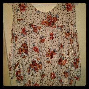 Women's cold shoulder blouse brand is eyeshadow